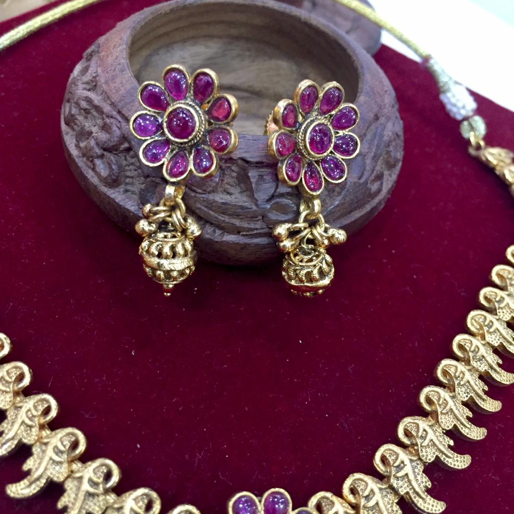 Antique Necklace Sets 5675466