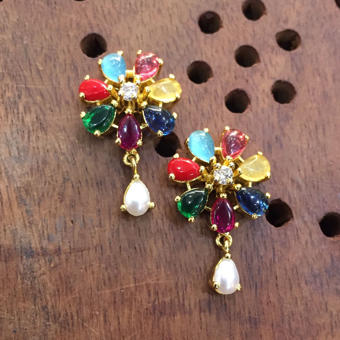 Jadau Earrings 536637