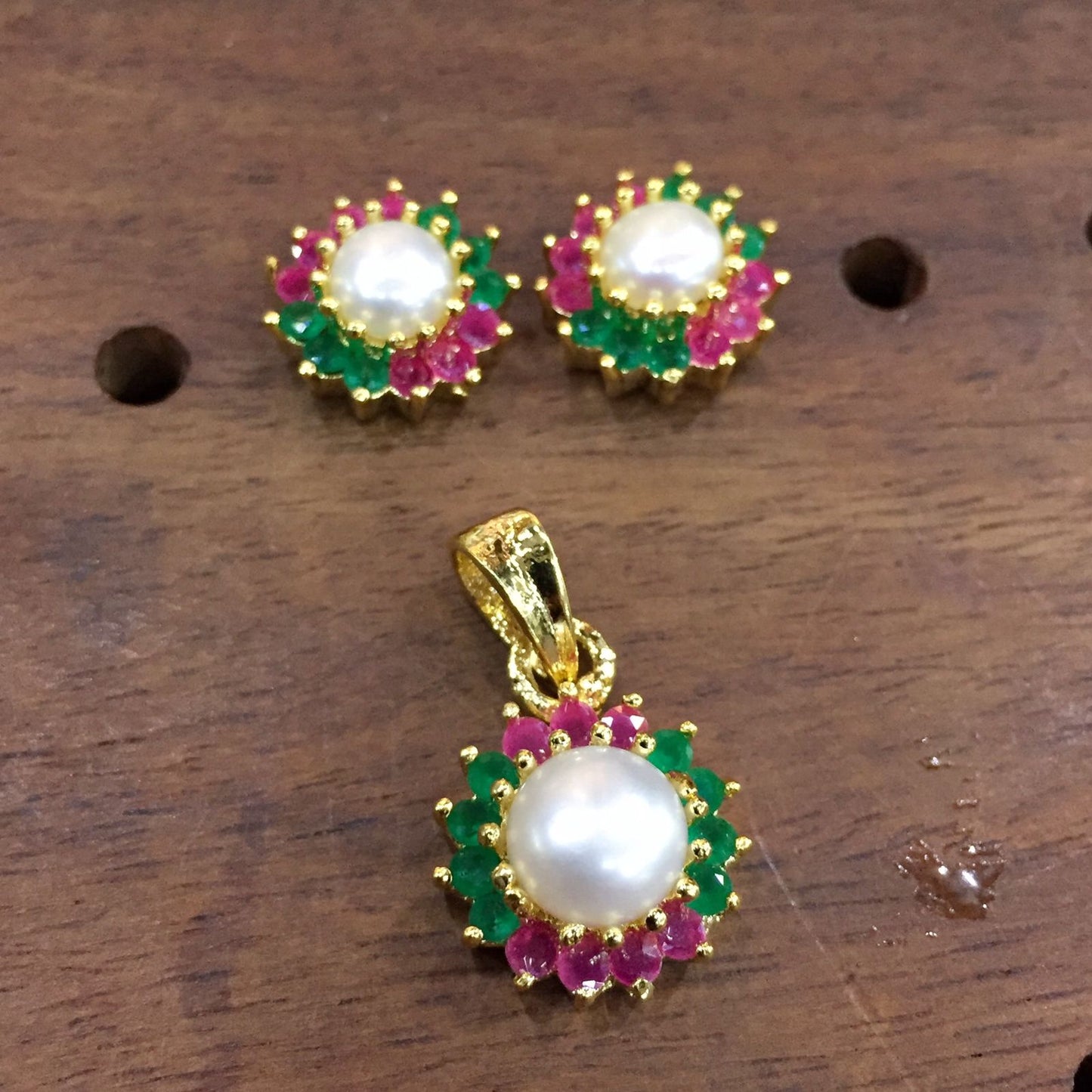 Jadau Pendant set 481057