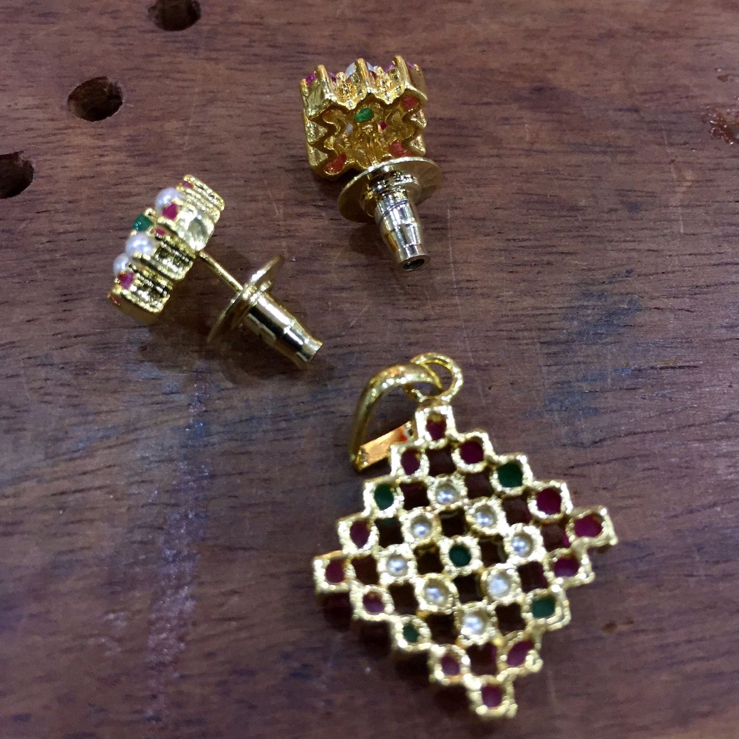 Jadau Pendant Set 84915