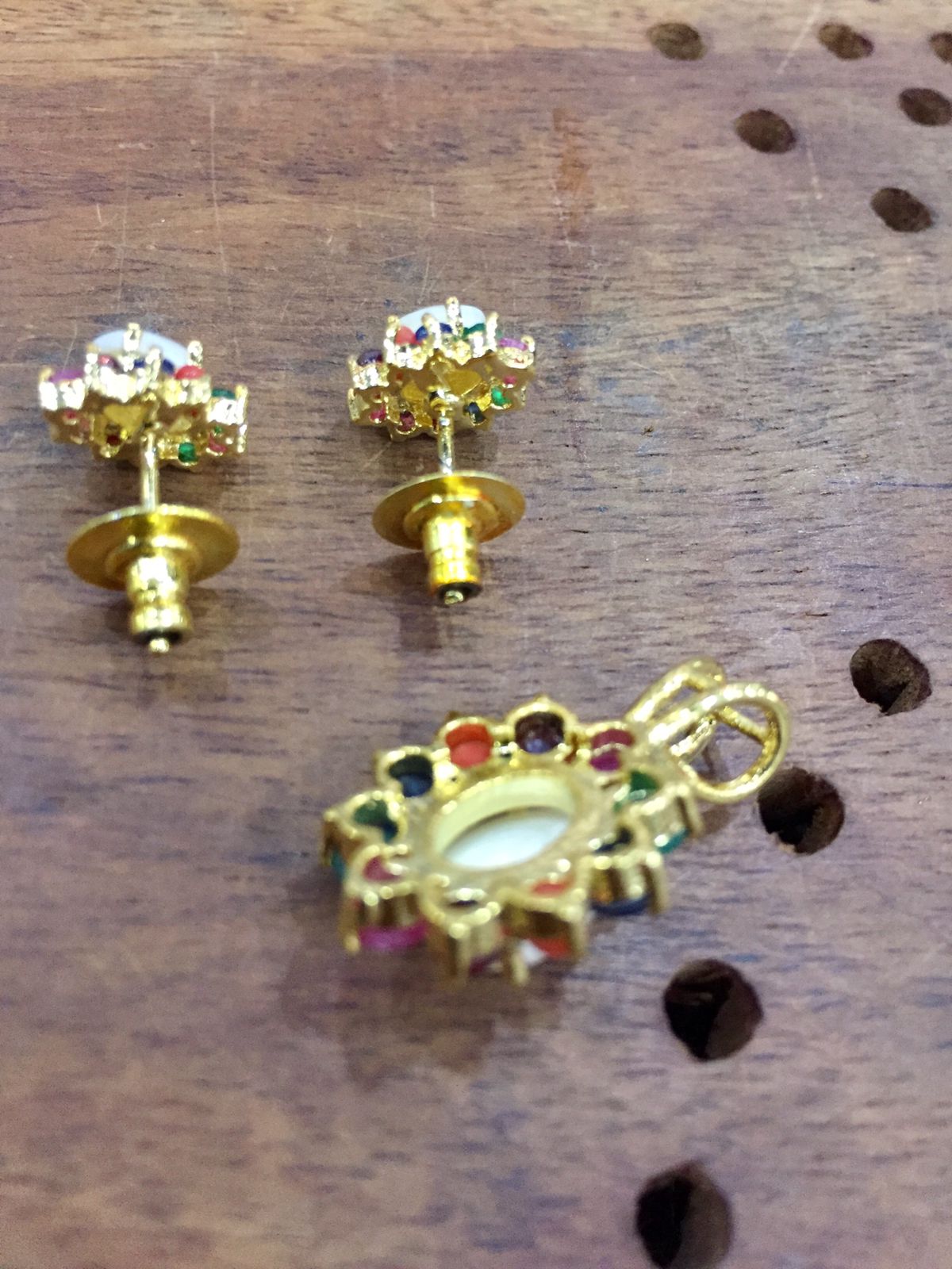 Navratan Pendant Set 488491