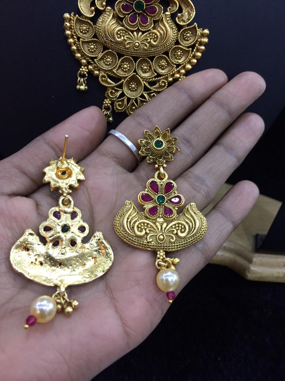 Antique Necklace Sets 476578655