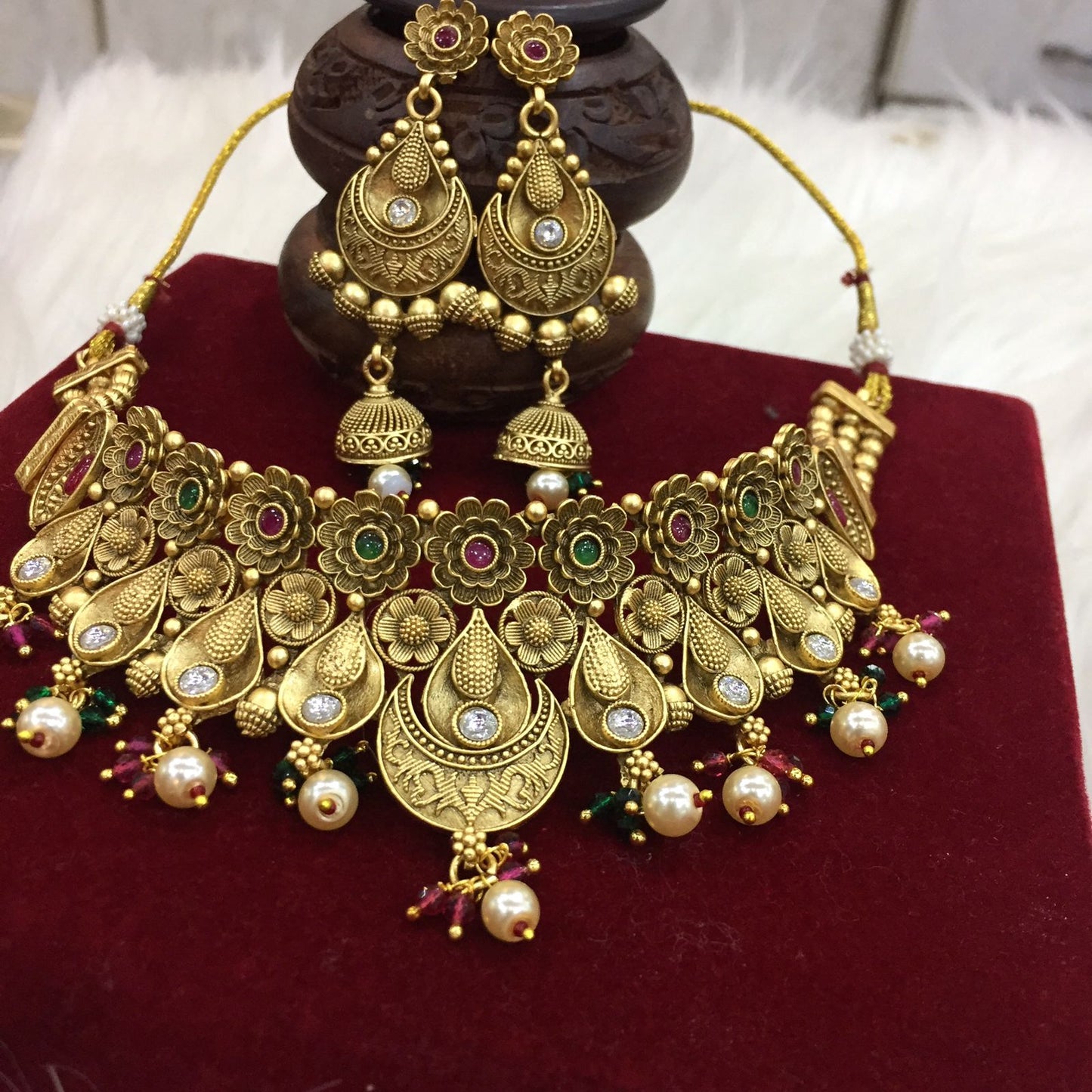 Antique Necklace Sets 5885898