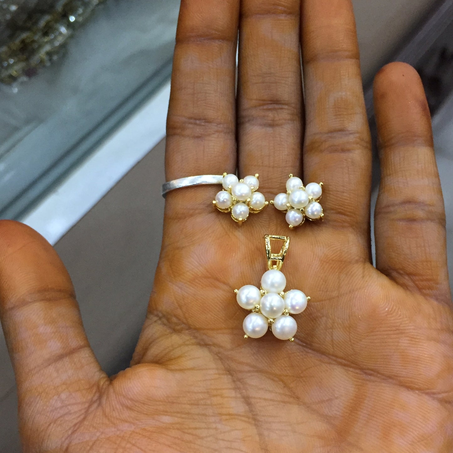 Pearl Pendant Set 356557