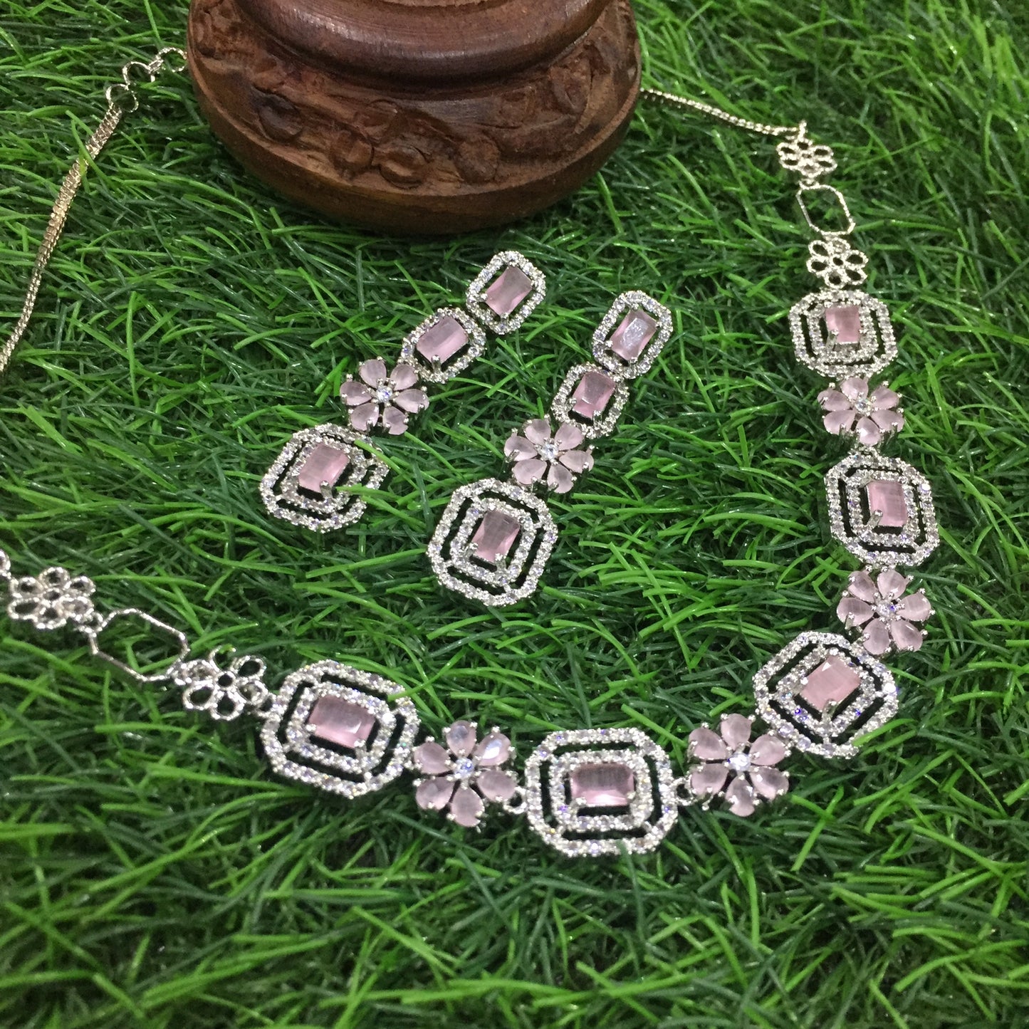 Diamond necklace 4565478