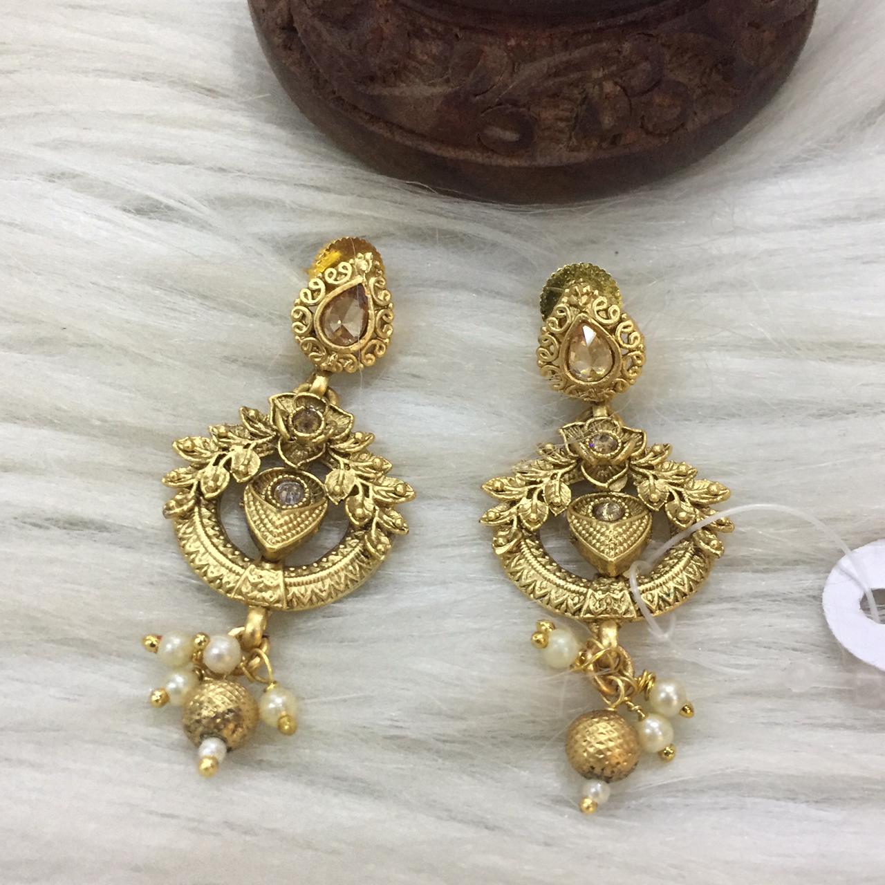 Antique Earrings 357805