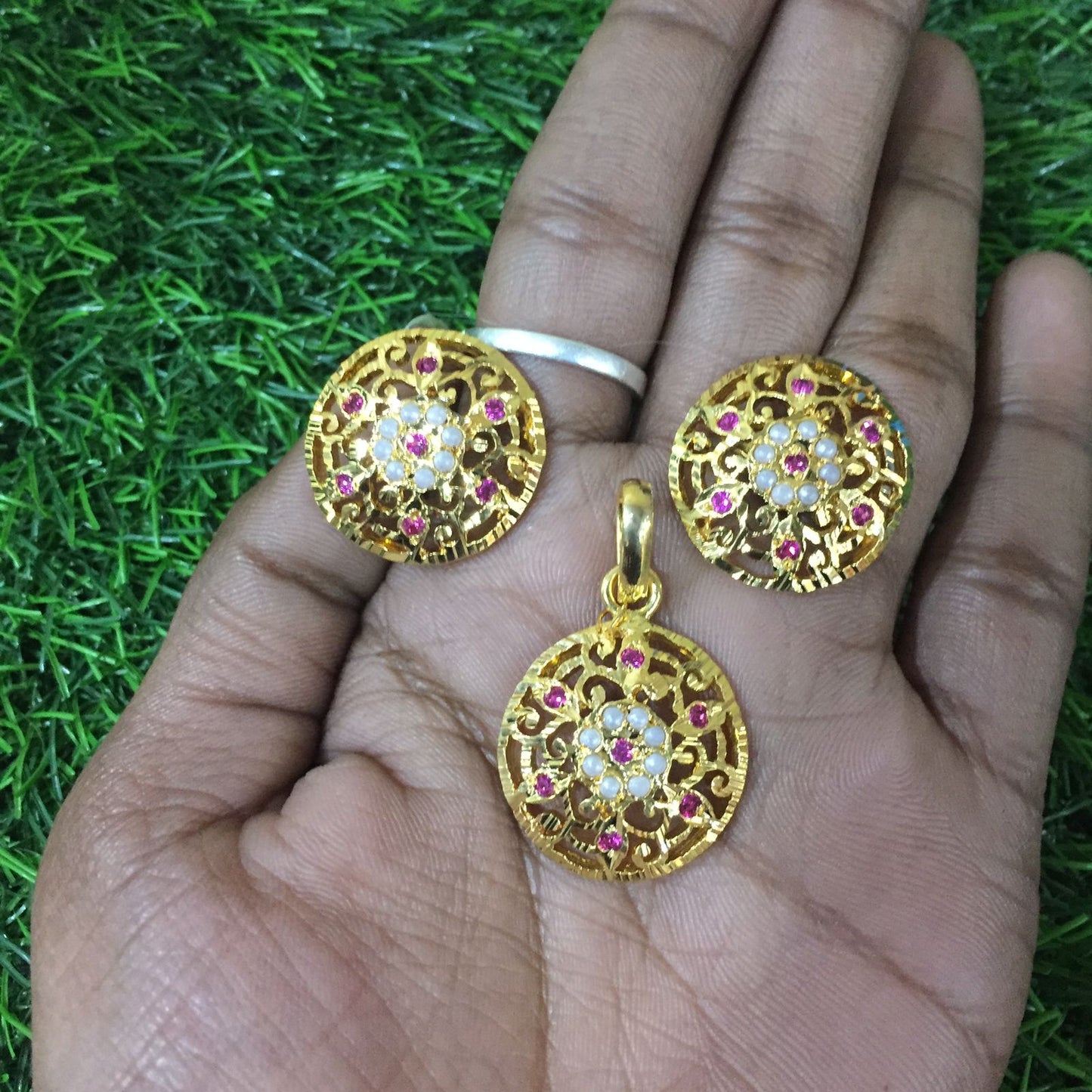 Ruby Pendant Set 849294