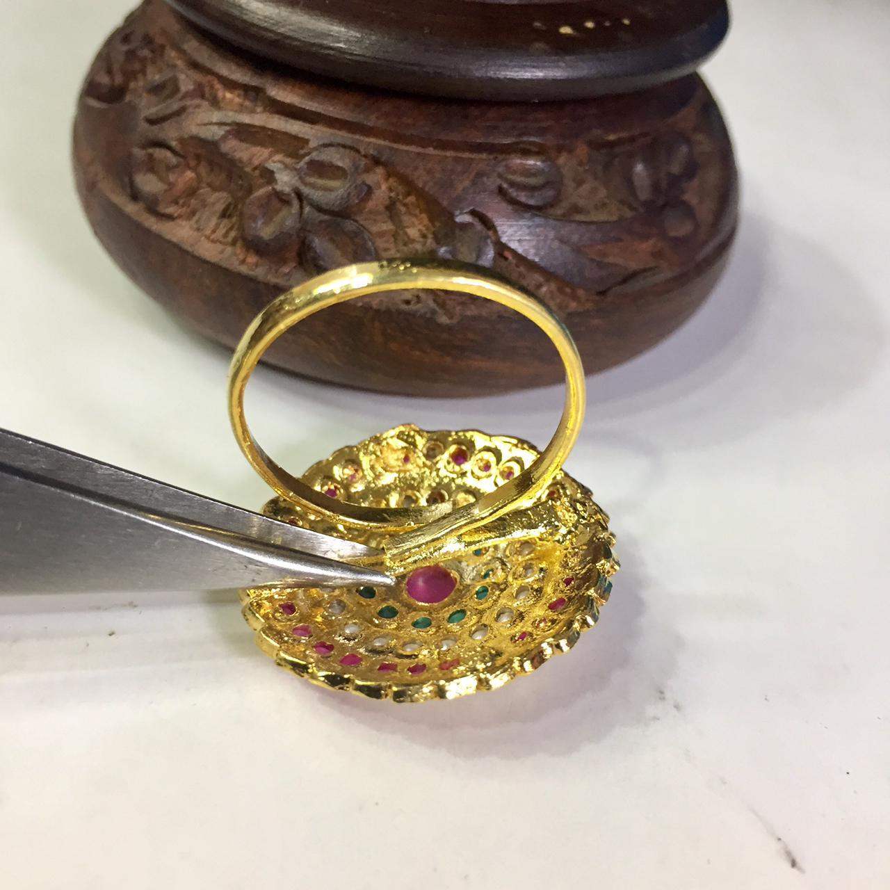 Jadau Ring with adjustable size 274926 - Vijay & Sons
