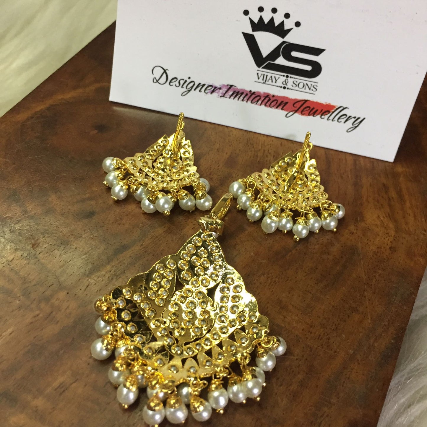 Pearl Pendant Set 048849110