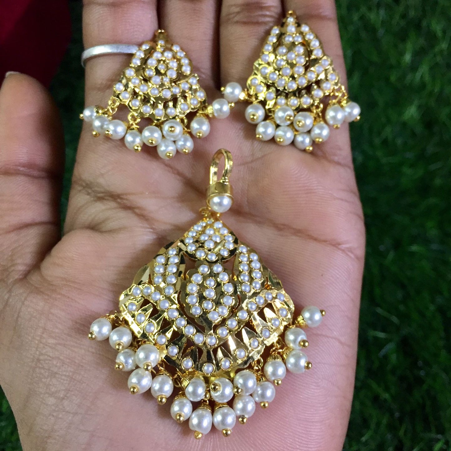 Pearl Pendant Set 048849110