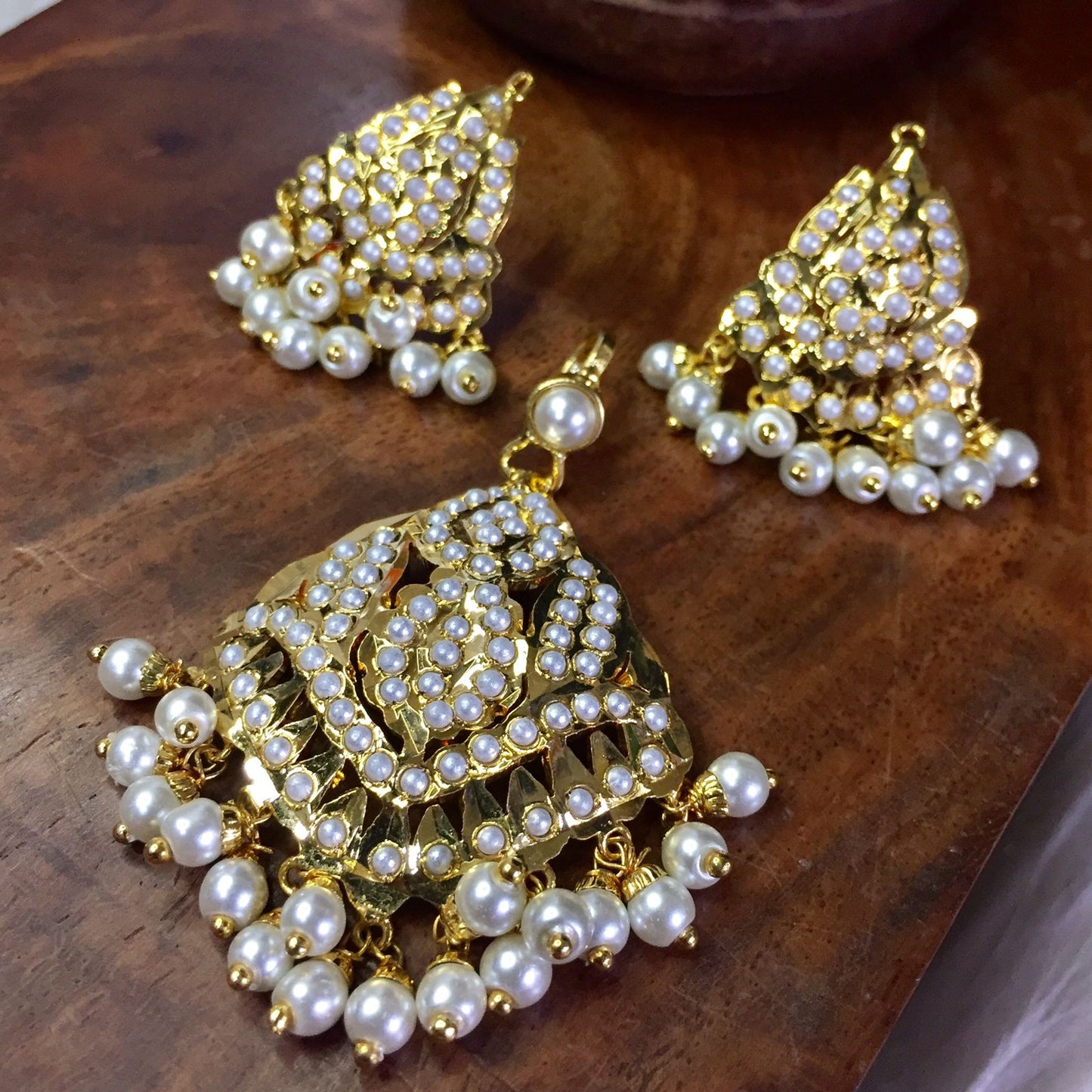 Pearl Pendant Set 048849110