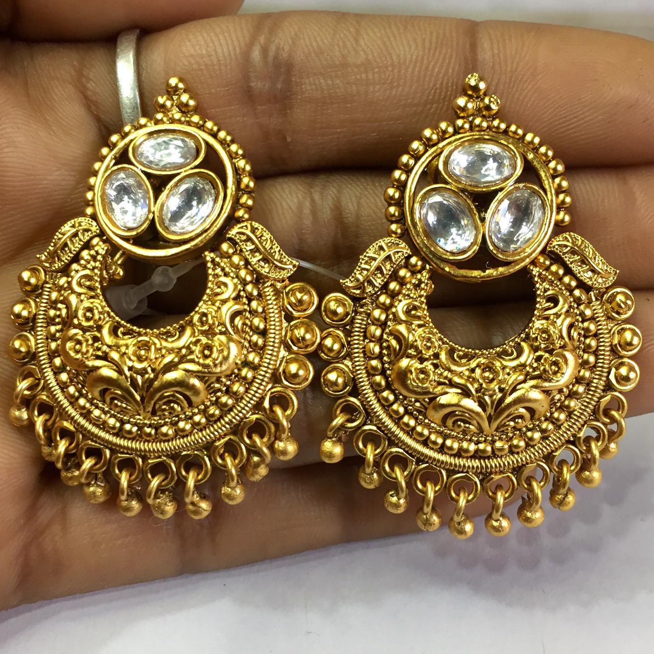 Antique Earrings 565466