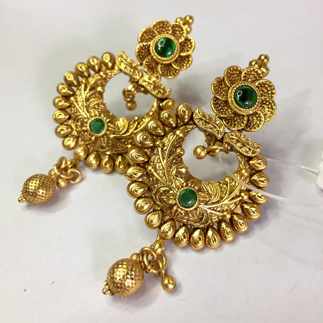 Antique earrings 8766