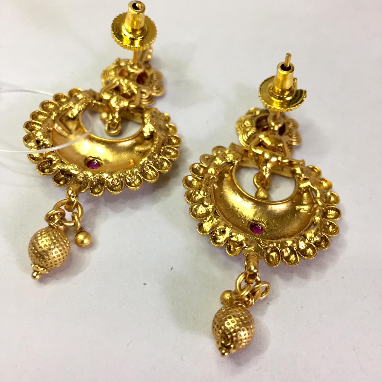 Antique earrings 8766