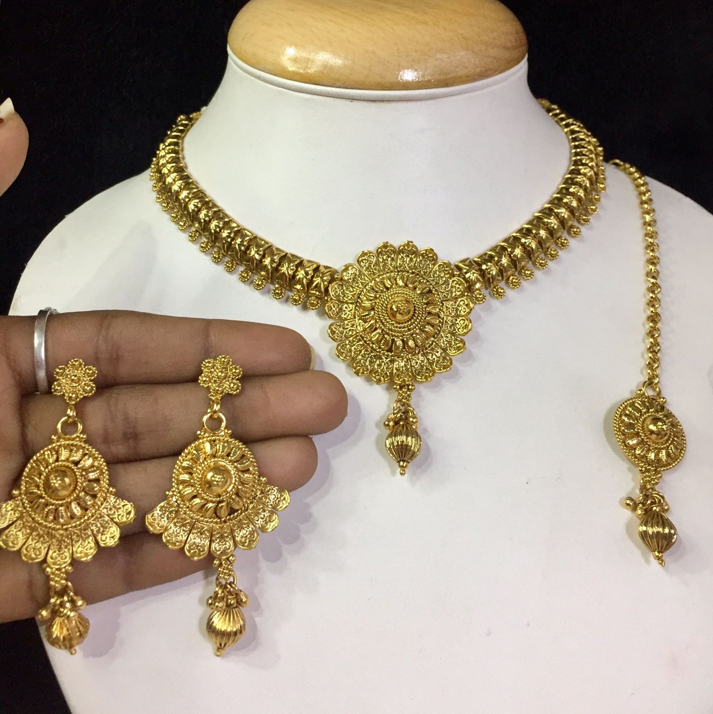 Antique Necklace Sets 46775788