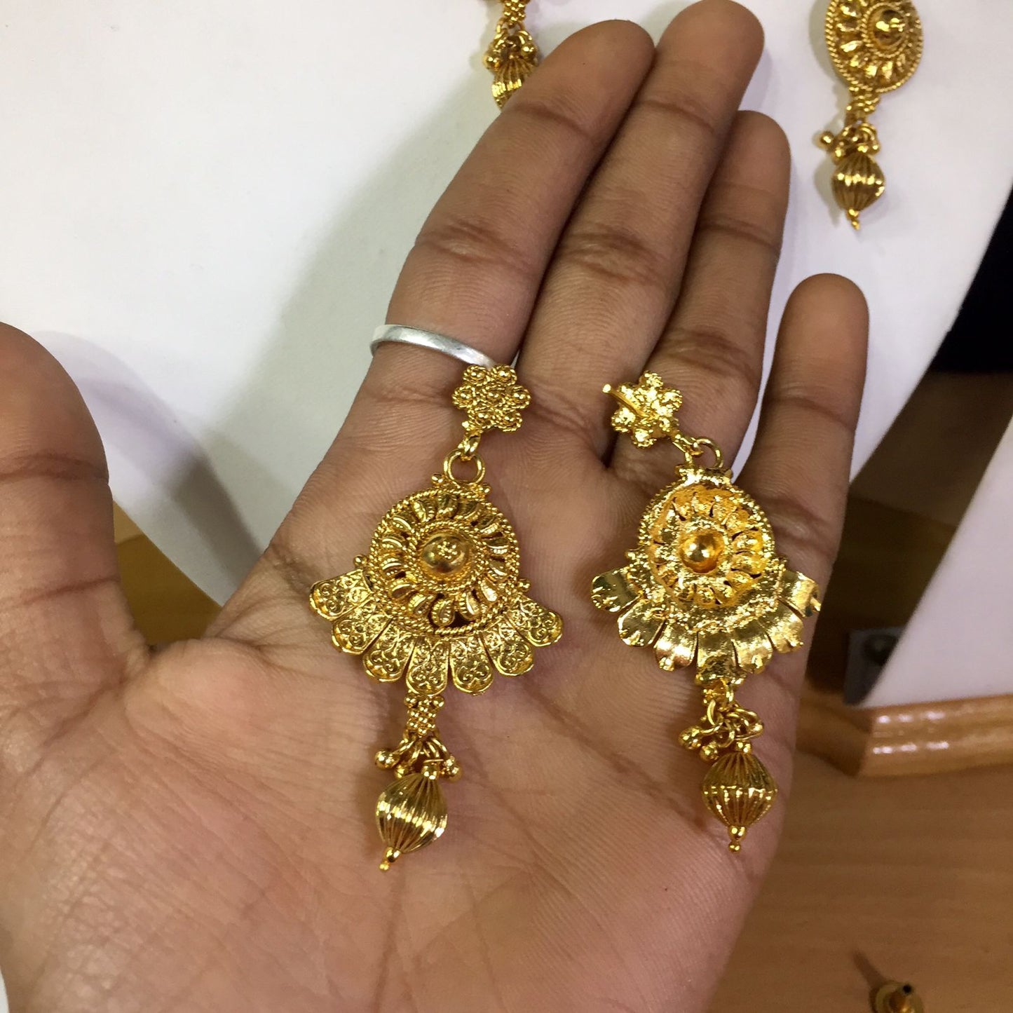 Antique Necklace Sets 46775788