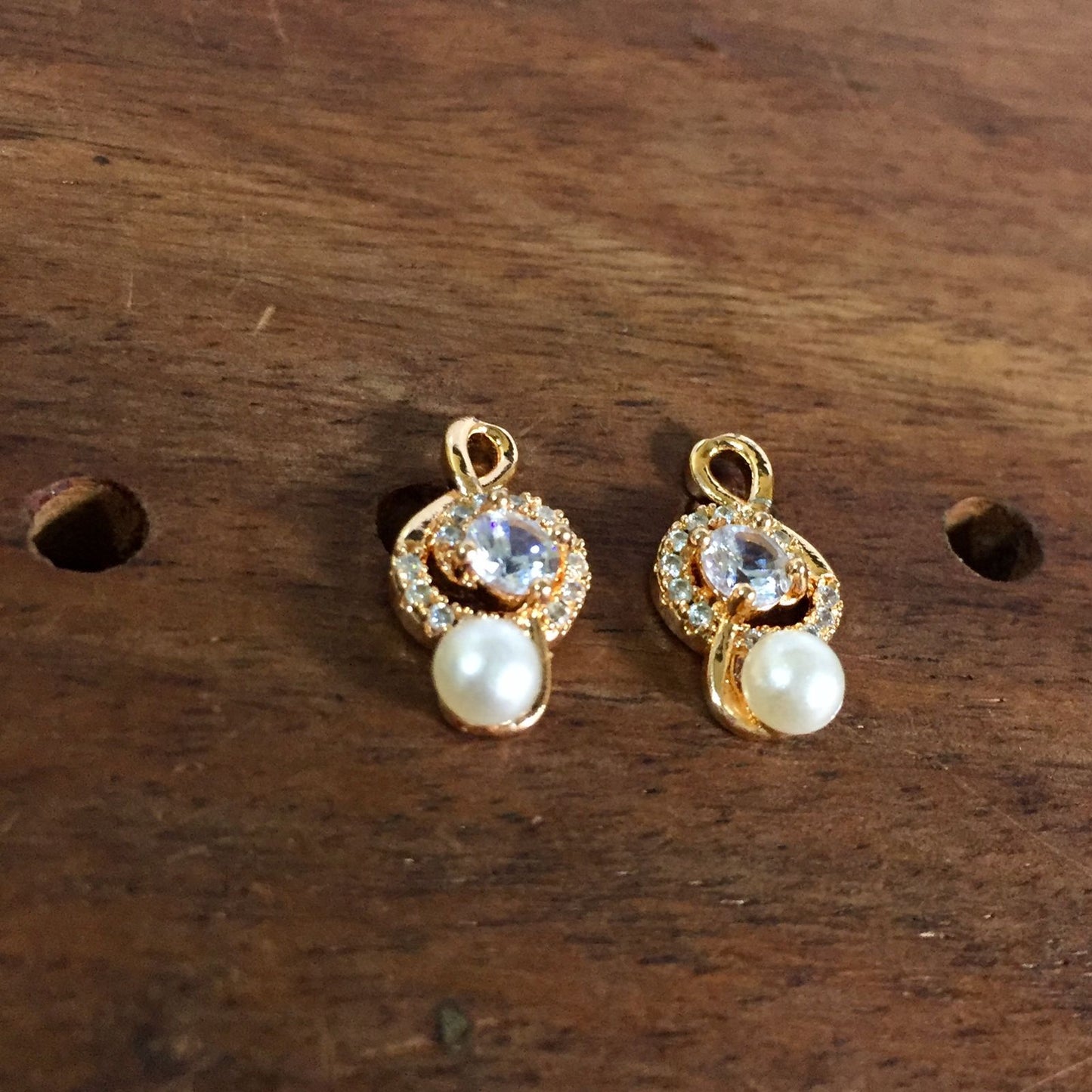 Zircon Earrings 357678
