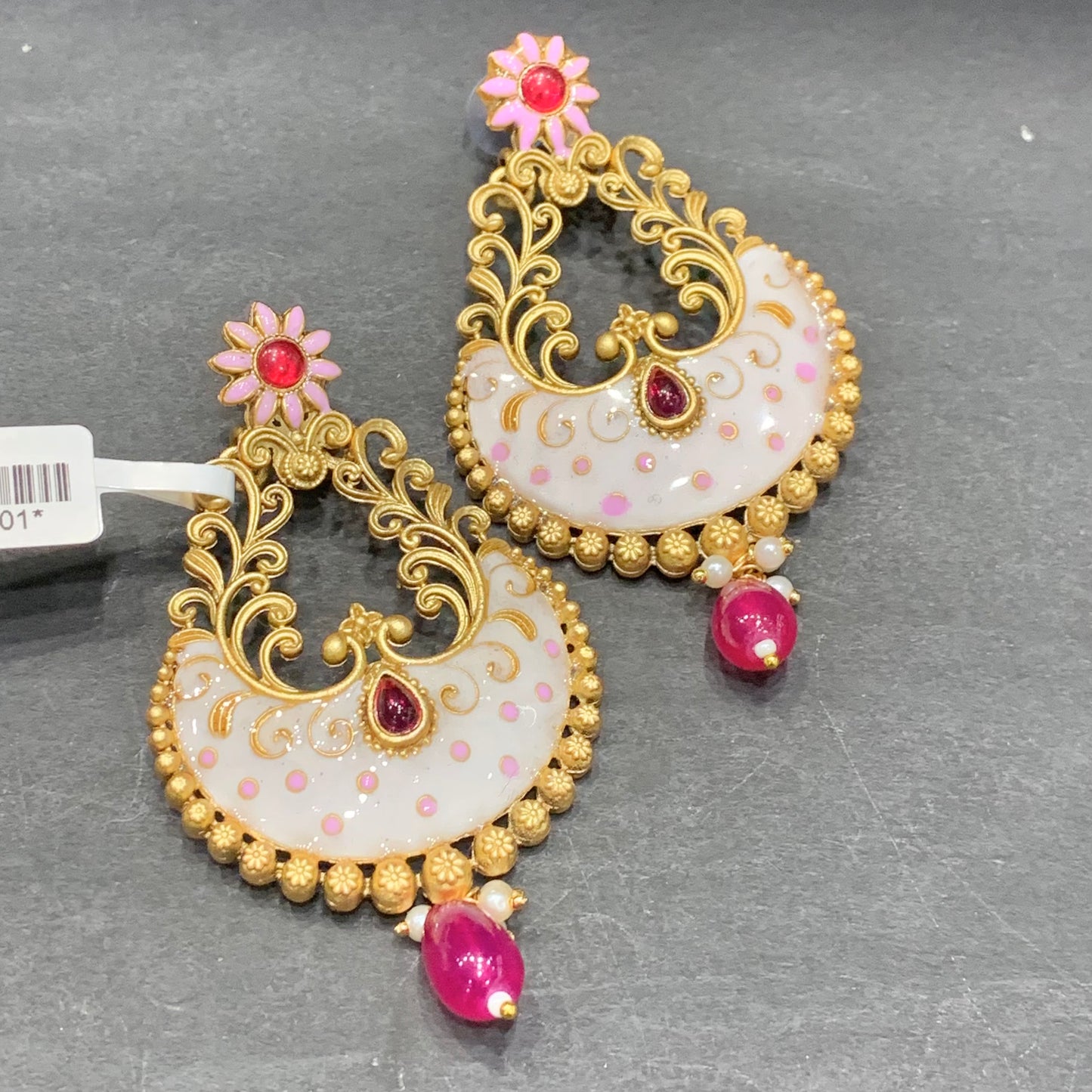 Antique earrings 357804