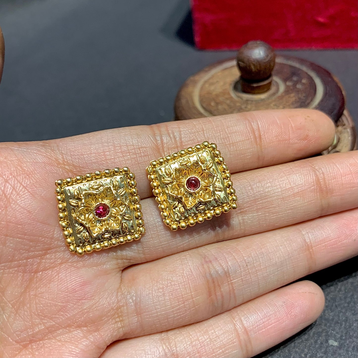 Antique Earrings 444555