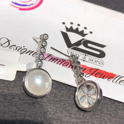 Zircon studs 704739