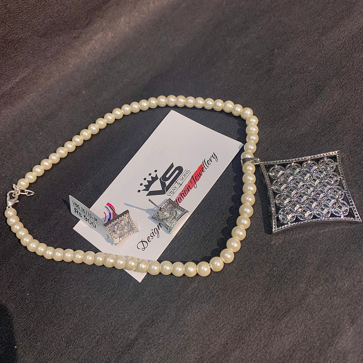 Zircon Pendant set 556778