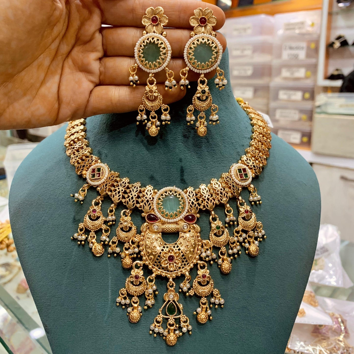 Antique Necklace Set 3554345