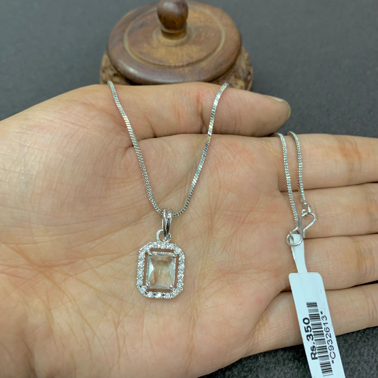 Zircon Pendant 667667