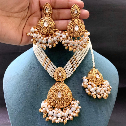 Antique Necklace Set 6246263