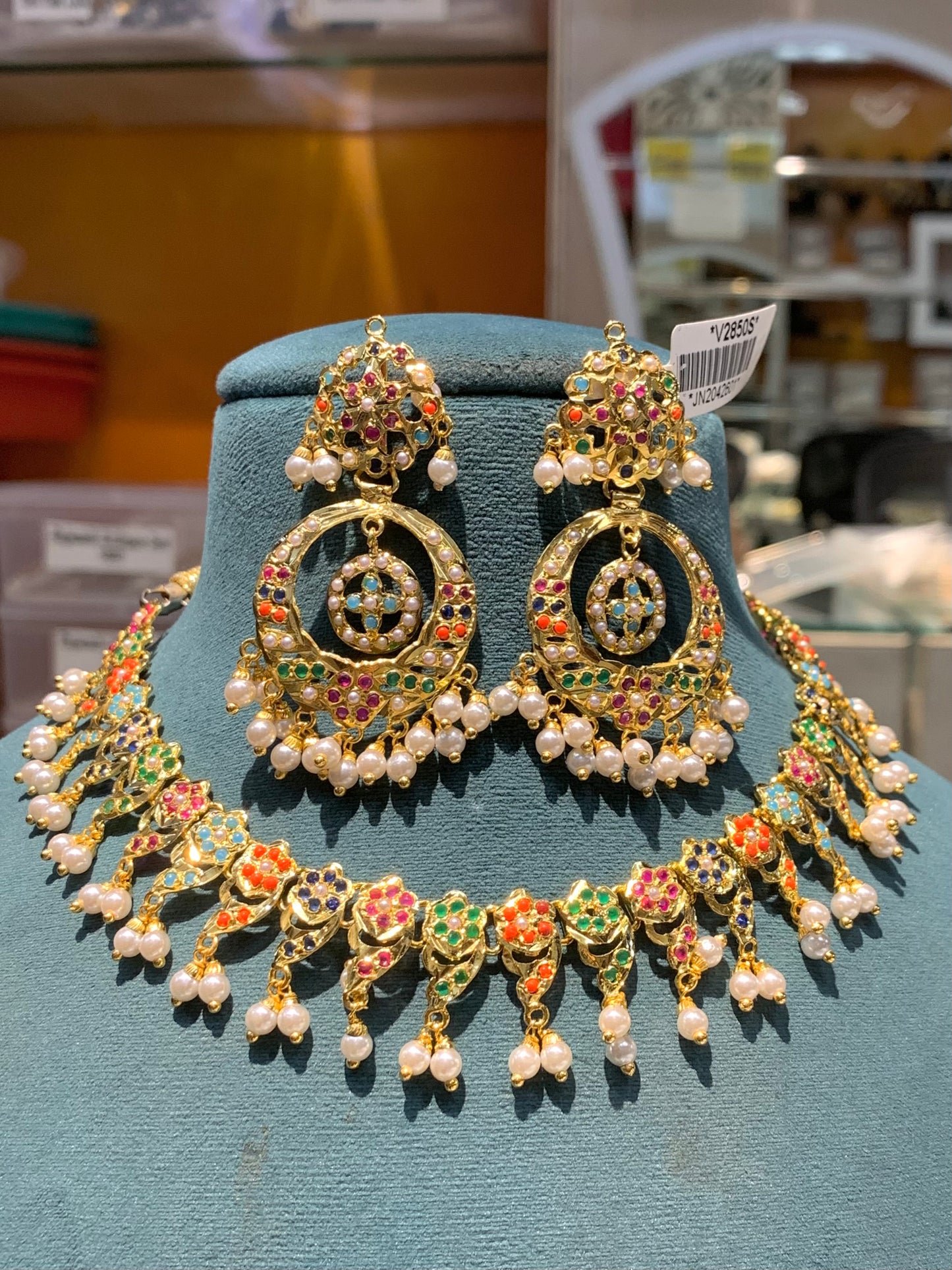 Jadau Necklaces Set 245555