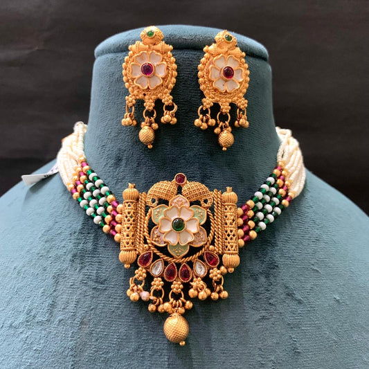 Antique Necklace Set 6266363