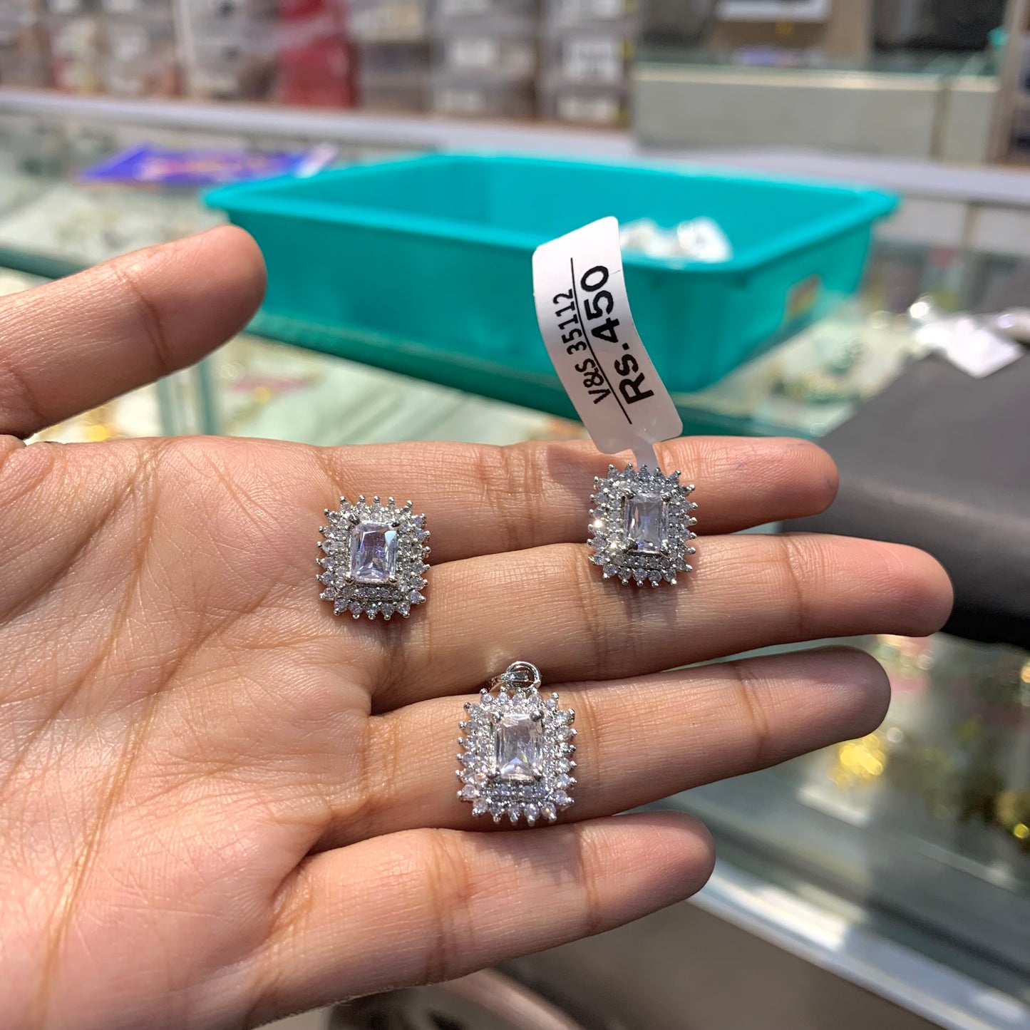 Zircon Pendant set 43567