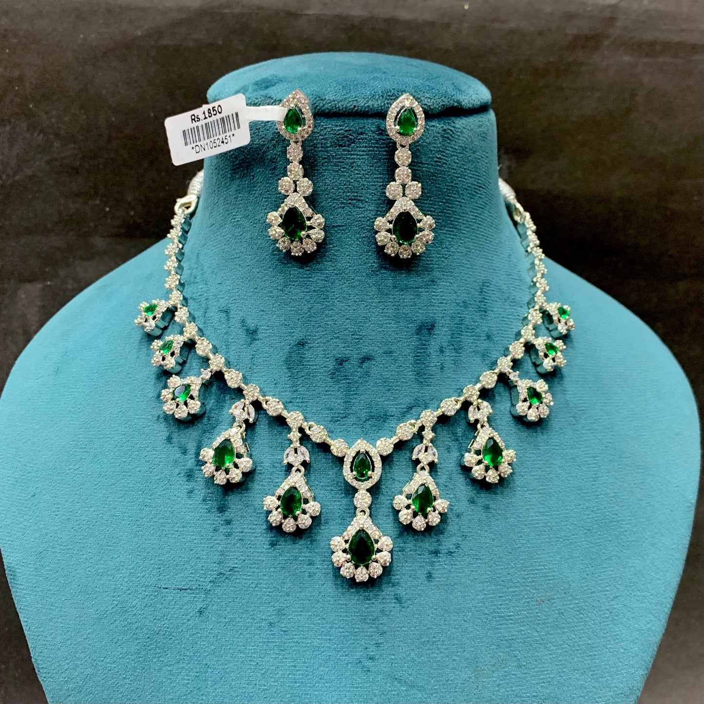 Diamond necklace set 476456