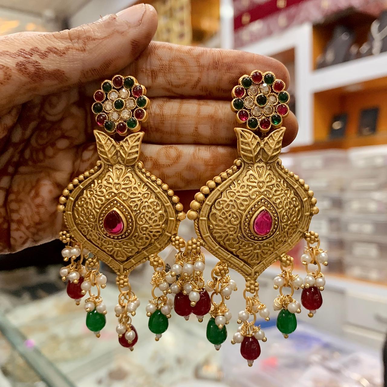 Antique earrings 7547