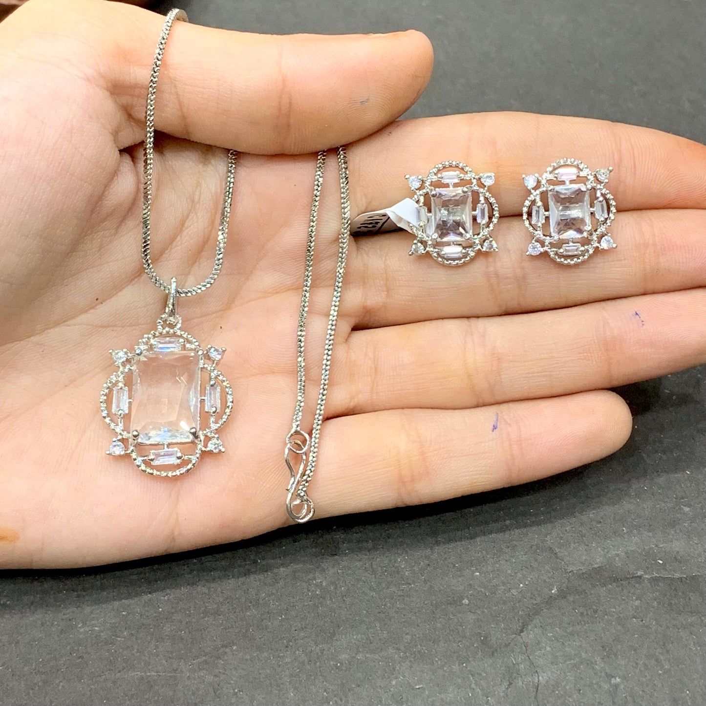 Zircon Pendant Sets 5663321