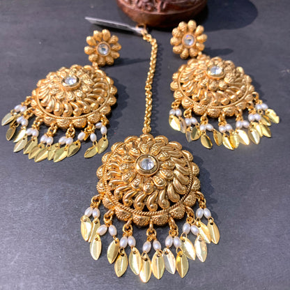 Antique Earrings 4465887