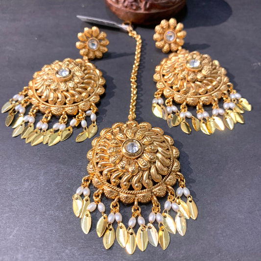 Antique Earrings 4465887