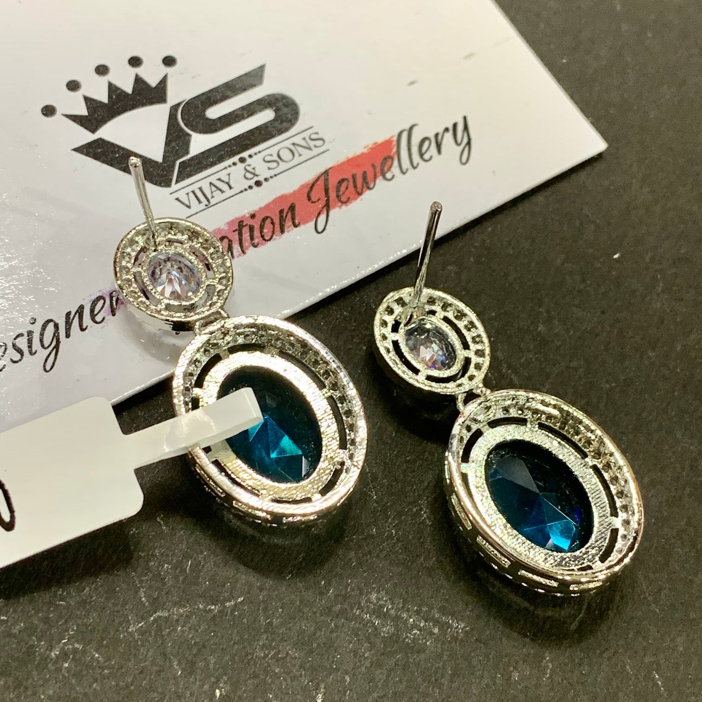 Zircon Earrings 5676680