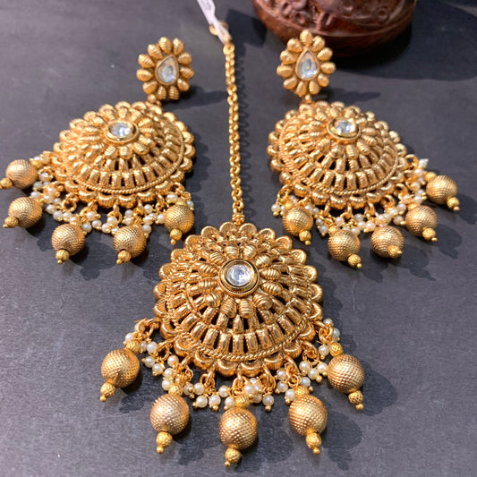 Antique Earrings 4465566