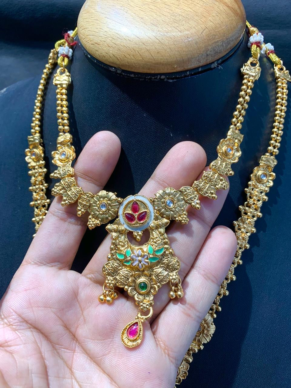 Antique Necklace Set 54637