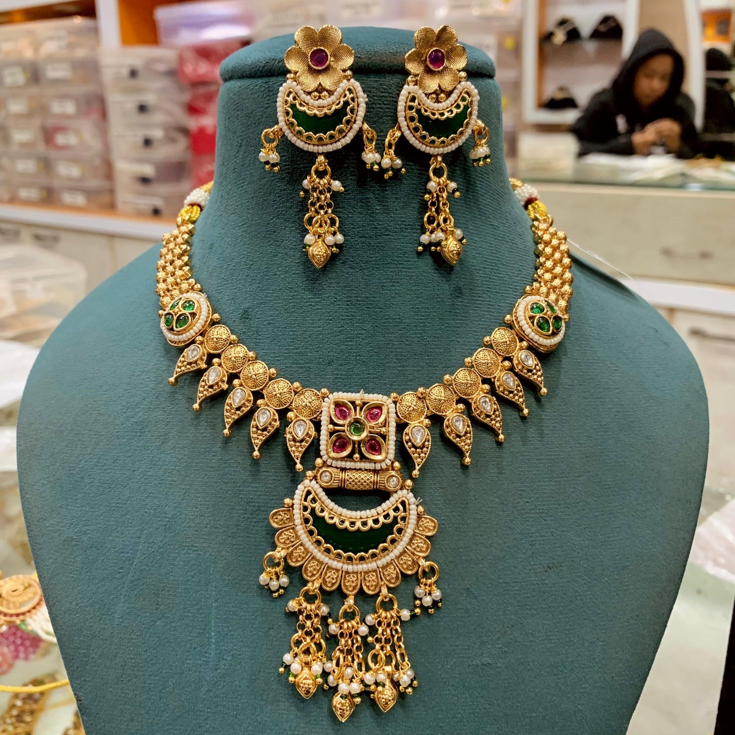 Antique Necklace Set 562625