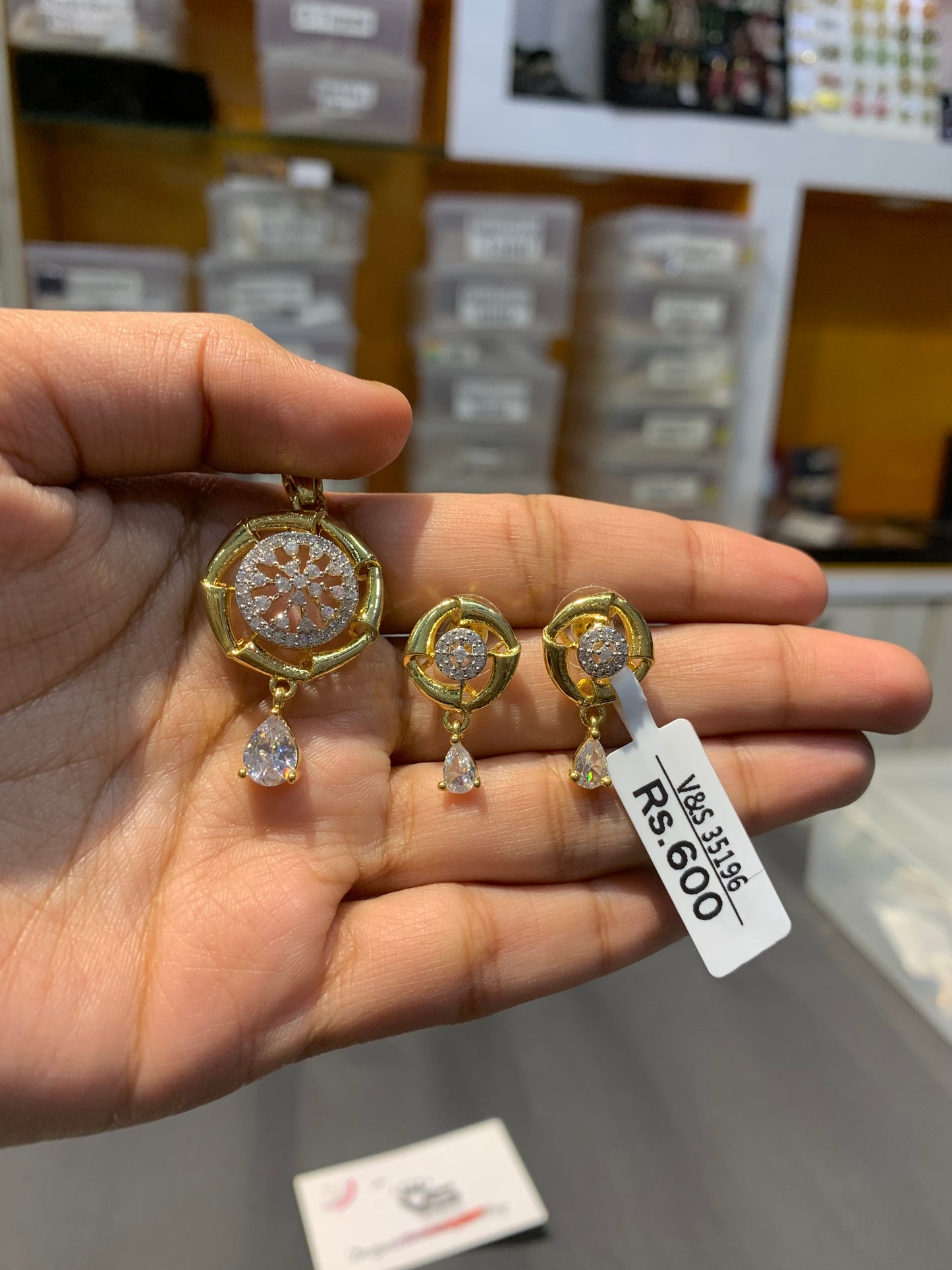 Zircon Pendant set 543257