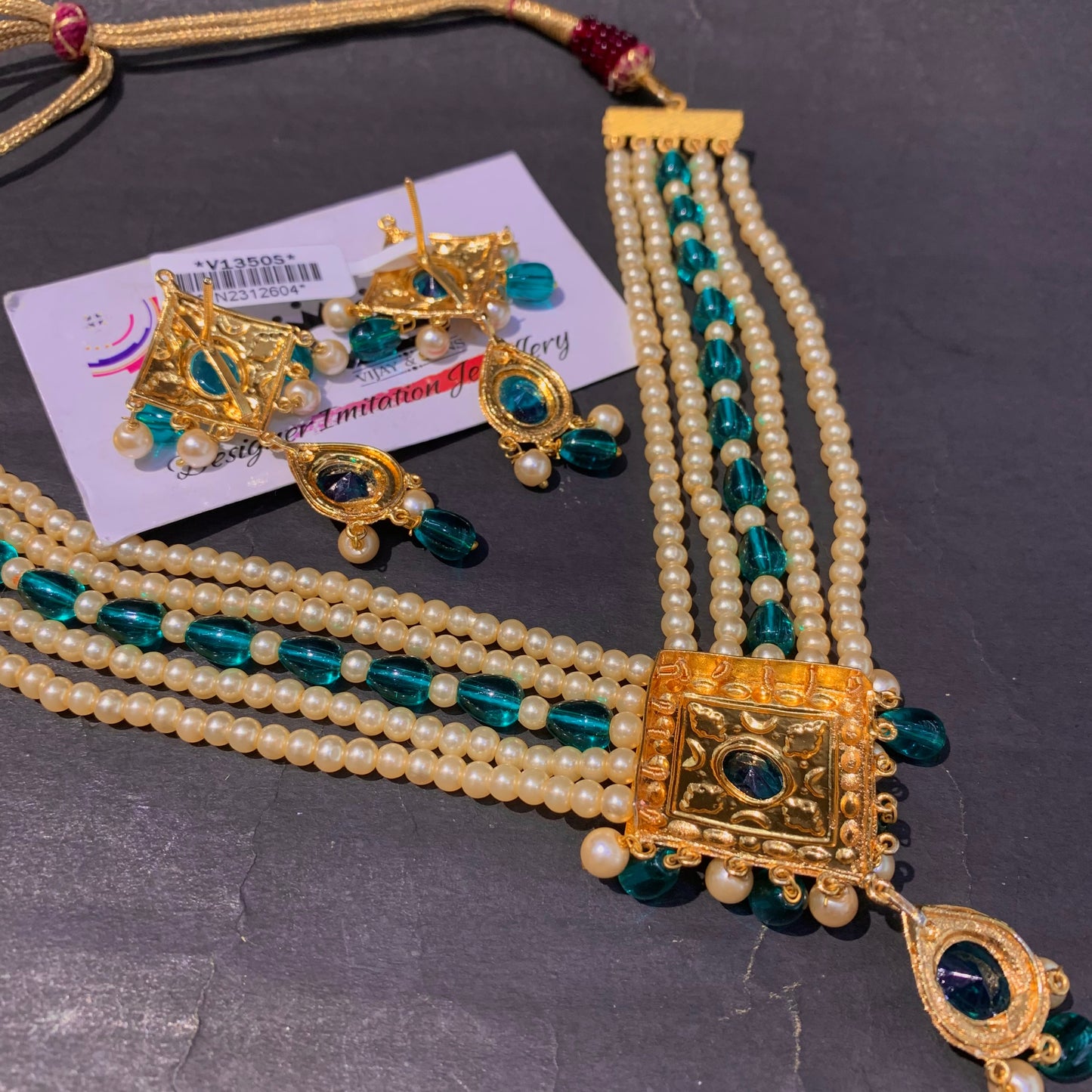 Jadau Necklaces 535555