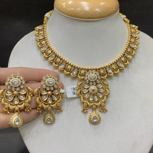 Antique Necklace Sets 4785588