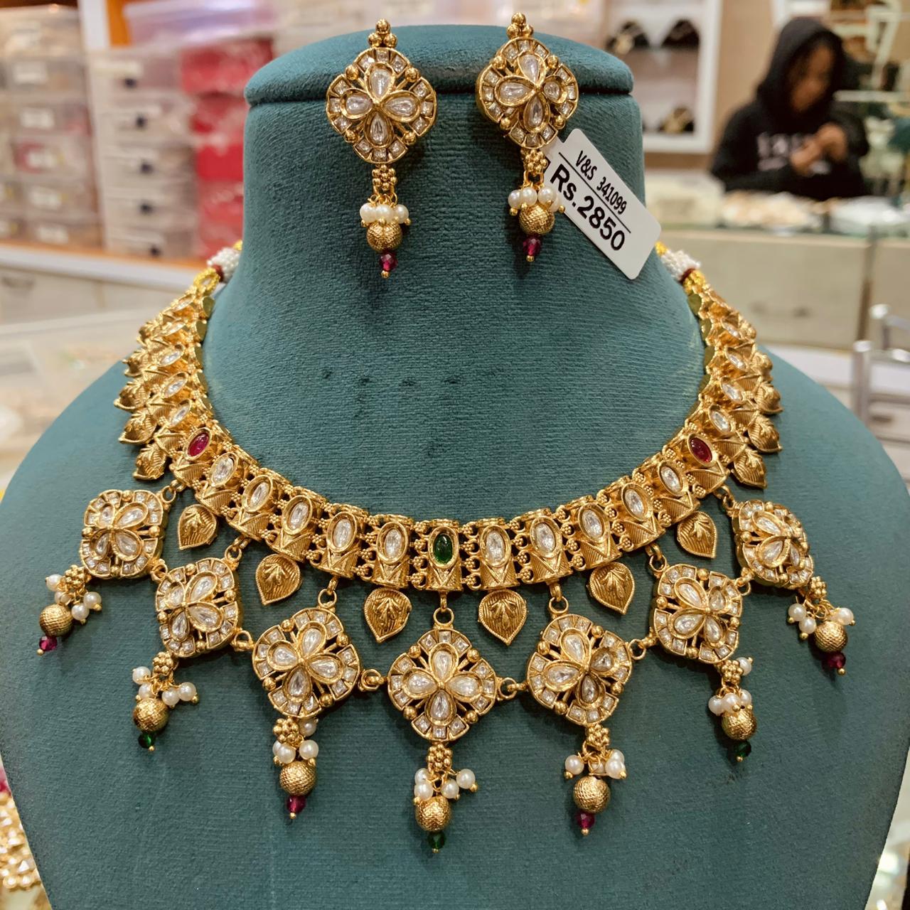 Kundan Necklace Sets 53736