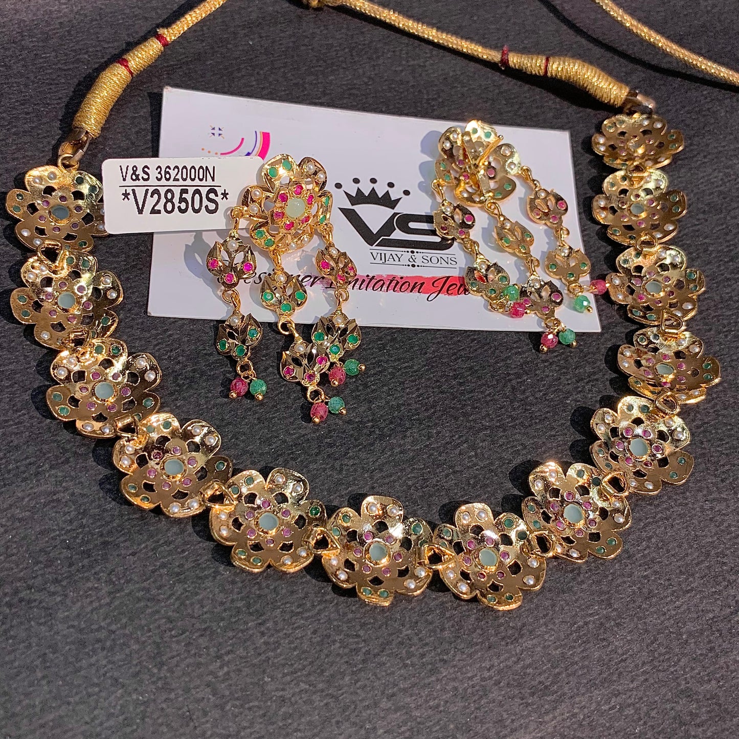 Jadau Necklaces Set 65565