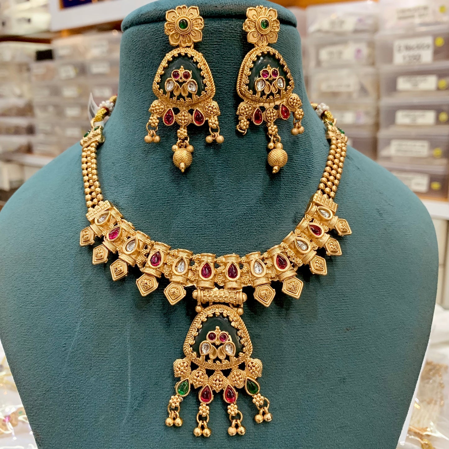 Antique Necklace Set 0850
