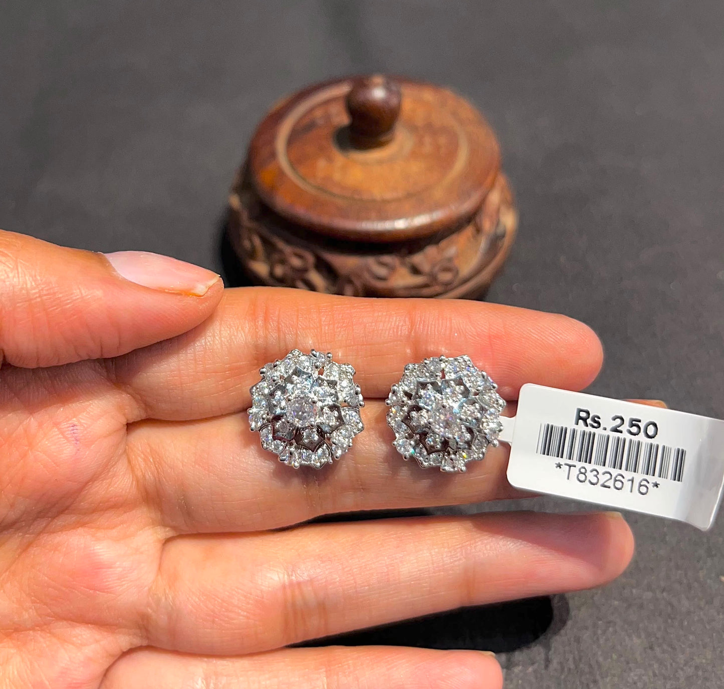 Zircon Earrings 749383