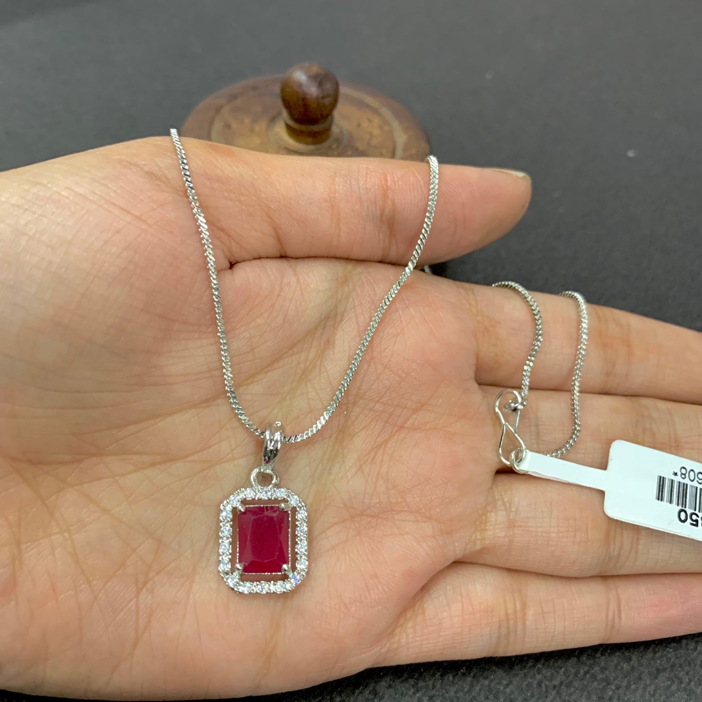 Zircon Pendant 667667
