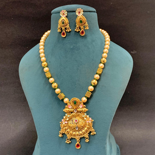 Antique Necklace Set 34526366