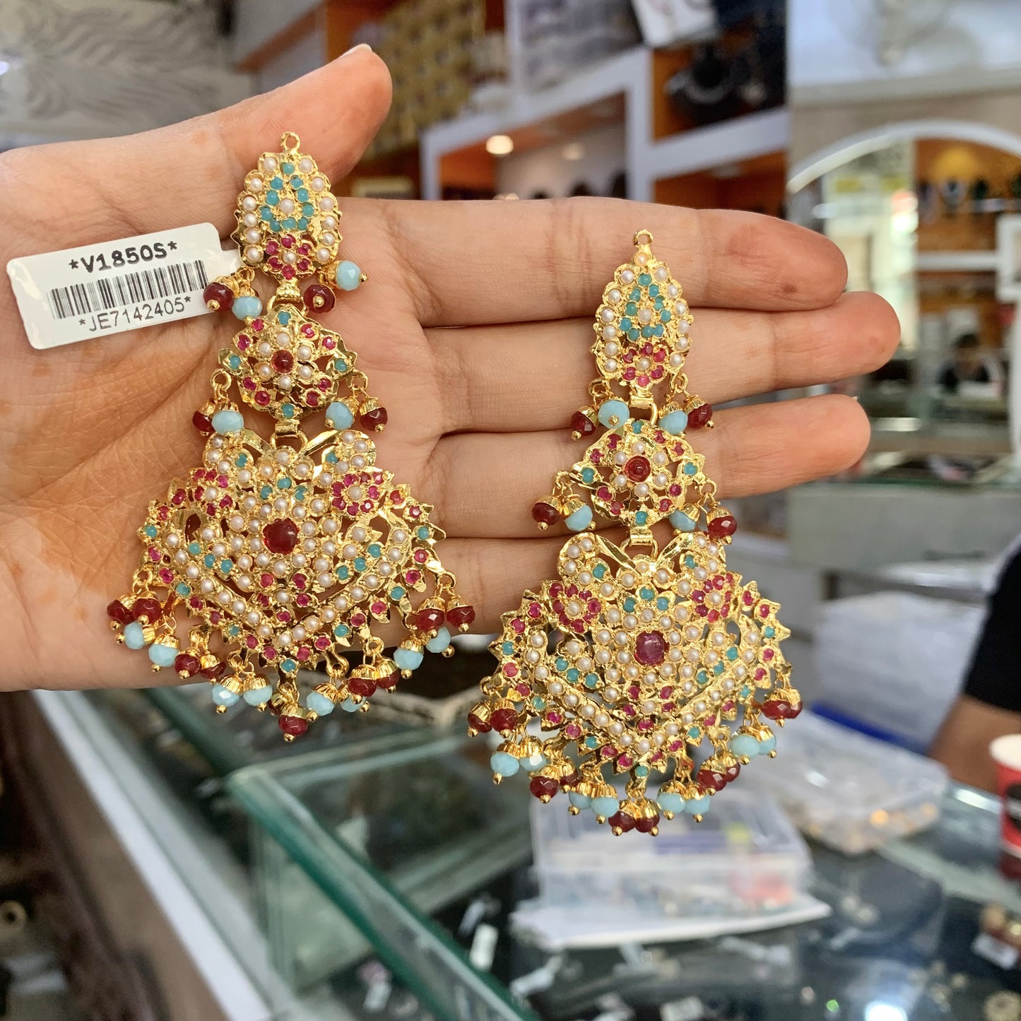 Jadau Earrings 657524